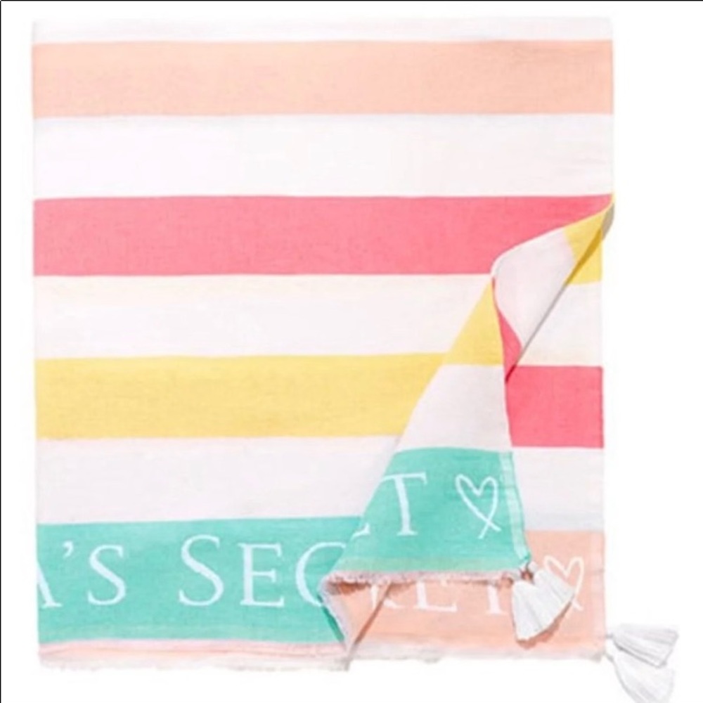 Vs pink beach blanket - Picture 2 of 4